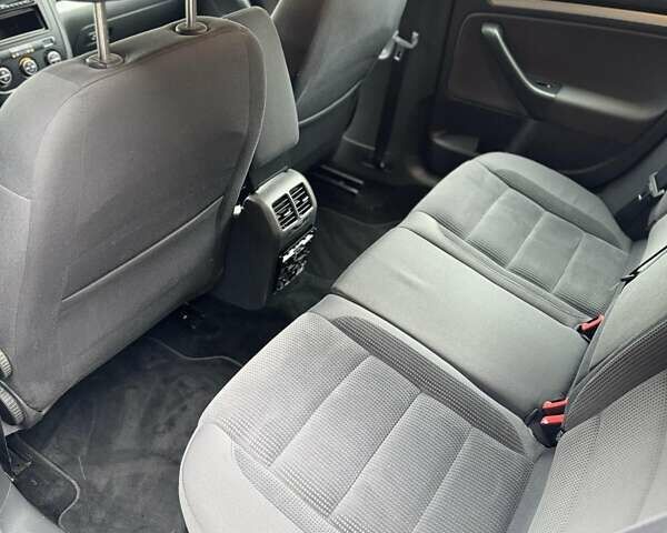 Серый Фольксваген Гольф, объемом двигателя 1.4 л и пробегом 220 тыс. км за 5999 $, фото 5 на Automoto.ua