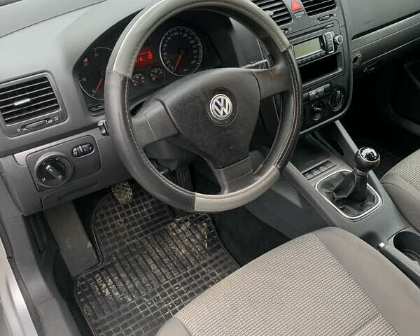 Сірий Фольксваген Гольф, об'ємом двигуна 1.9 л та пробігом 270 тис. км за 6200 $, фото 6 на Automoto.ua