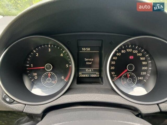 Серый Фольксваген Гольф, объемом двигателя 1.6 л и пробегом 260 тыс. км за 7400 $, фото 25 на Automoto.ua