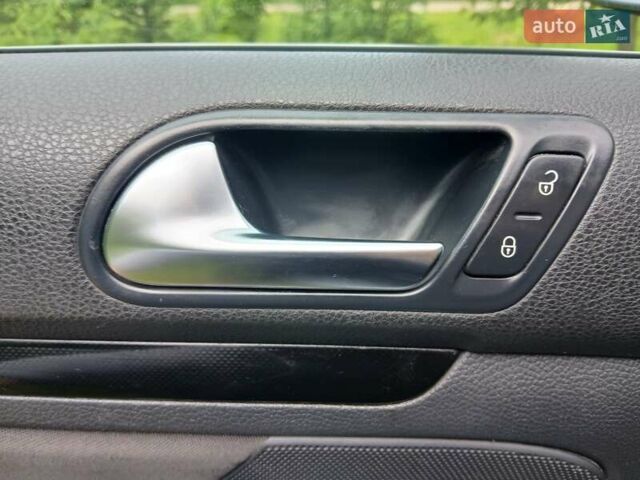 Серый Фольксваген Гольф, объемом двигателя 1.6 л и пробегом 260 тыс. км за 7400 $, фото 29 на Automoto.ua