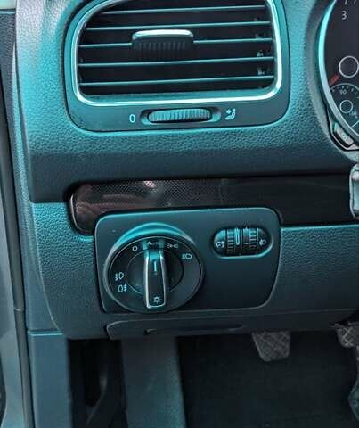 Серый Фольксваген Гольф, объемом двигателя 1.6 л и пробегом 351 тыс. км за 6500 $, фото 19 на Automoto.ua