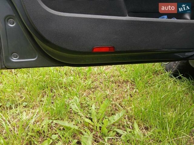 Серый Фольксваген Гольф, объемом двигателя 1.6 л и пробегом 260 тыс. км за 7400 $, фото 24 на Automoto.ua