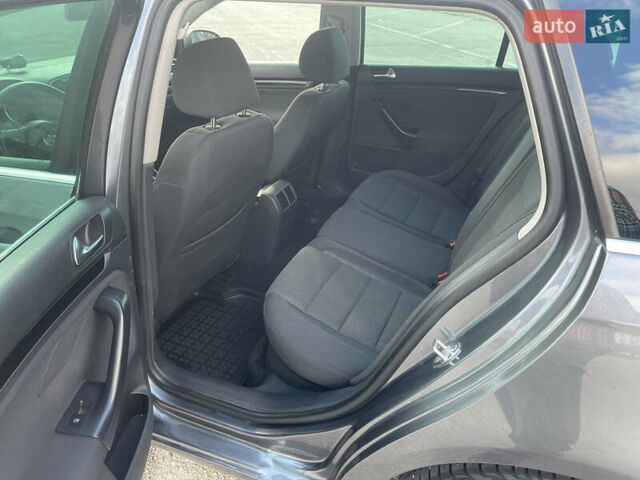 Серый Фольксваген Гольф, объемом двигателя 1.6 л и пробегом 342 тыс. км за 7200 $, фото 9 на Automoto.ua