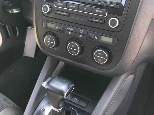 Серый Фольксваген Гольф, объемом двигателя 1.4 л и пробегом 131 тыс. км за 8800 $, фото 10 на Automoto.ua