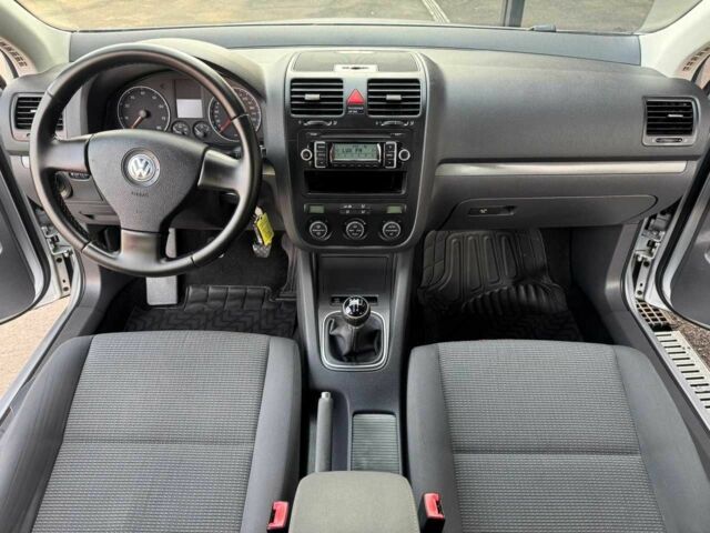 Сірий Фольксваген Гольф, об'ємом двигуна 1.6 л та пробігом 176 тис. км за 7699 $, фото 8 на Automoto.ua