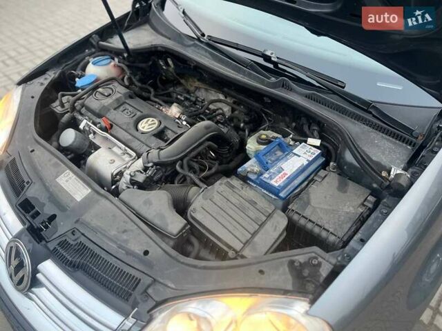 Серый Фольксваген Гольф, объемом двигателя 1.4 л и пробегом 263 тыс. км за 6500 $, фото 56 на Automoto.ua