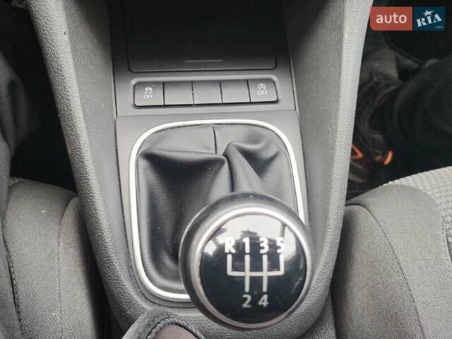 Серый Фольксваген Гольф, объемом двигателя 1.6 л и пробегом 253 тыс. км за 7700 $, фото 57 на Automoto.ua