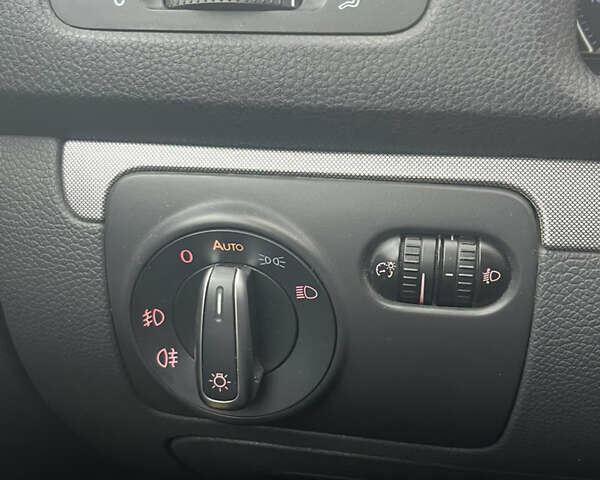 Серый Фольксваген Гольф, объемом двигателя 1.39 л и пробегом 250 тыс. км за 5912 $, фото 9 на Automoto.ua