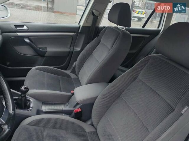 Серый Фольксваген Гольф, объемом двигателя 1.4 л и пробегом 245 тыс. км за 6200 $, фото 19 на Automoto.ua