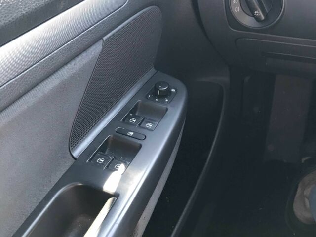 Серый Фольксваген Гольф, объемом двигателя 1.4 л и пробегом 131 тыс. км за 8800 $, фото 15 на Automoto.ua