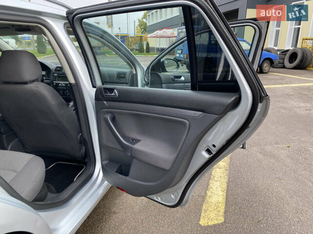 Сірий Фольксваген Гольф, об'ємом двигуна 1.6 л та пробігом 206 тис. км за 6750 $, фото 21 на Automoto.ua