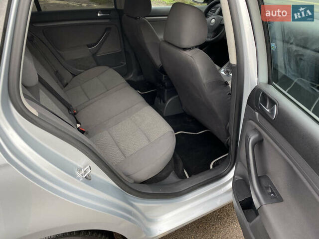 Сірий Фольксваген Гольф, об'ємом двигуна 1.6 л та пробігом 206 тис. км за 6750 $, фото 19 на Automoto.ua