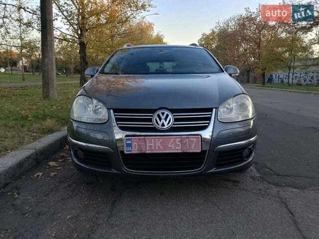 Серый Фольксваген Гольф, объемом двигателя 1.4 л и пробегом 237 тыс. км за 7500 $, фото 5 на Automoto.ua