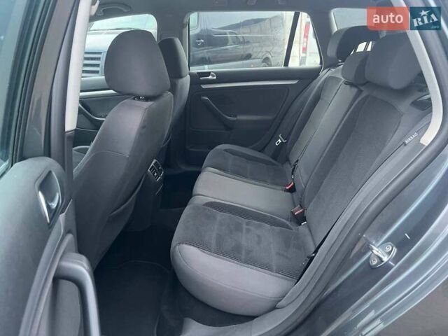 Серый Фольксваген Гольф, объемом двигателя 1.4 л и пробегом 263 тыс. км за 6500 $, фото 15 на Automoto.ua