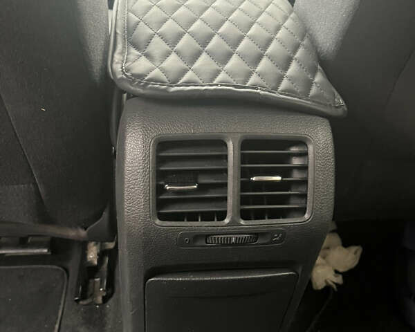 Серый Фольксваген Гольф, объемом двигателя 1.39 л и пробегом 250 тыс. км за 5912 $, фото 28 на Automoto.ua