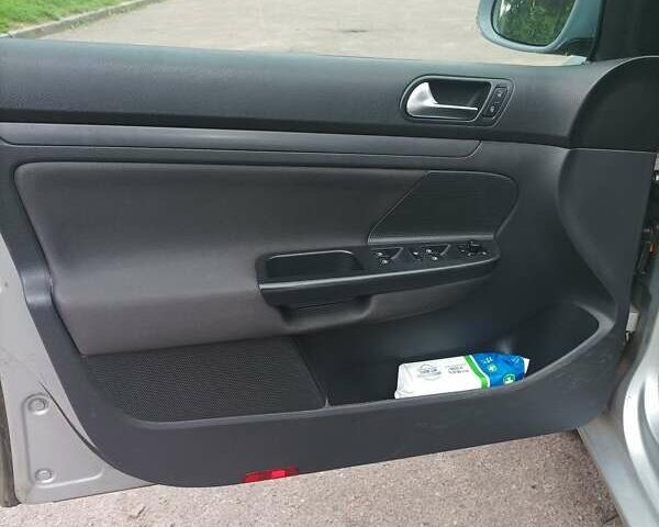 Серый Фольксваген Гольф, объемом двигателя 1.4 л и пробегом 175 тыс. км за 5300 $, фото 43 на Automoto.ua