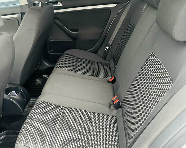 Серый Фольксваген Гольф, объемом двигателя 1.39 л и пробегом 206 тыс. км за 7500 $, фото 15 на Automoto.ua