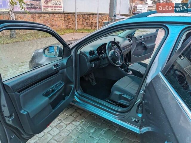 Серый Фольксваген Гольф, объемом двигателя 1.6 л и пробегом 351 тыс. км за 6500 $, фото 7 на Automoto.ua