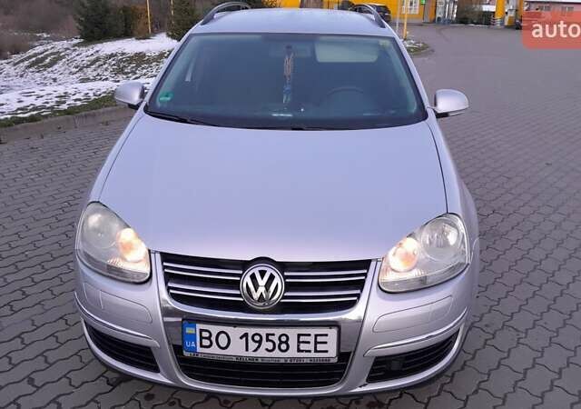 Серый Фольксваген Гольф, объемом двигателя 1.6 л и пробегом 370 тыс. км за 4900 $, фото 24 на Automoto.ua