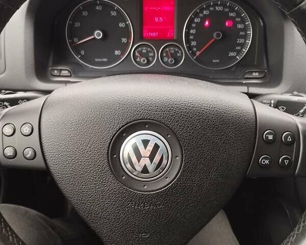 Сірий Фольксваген Гольф, об'ємом двигуна 1.39 л та пробігом 218 тис. км за 6000 $, фото 7 на Automoto.ua