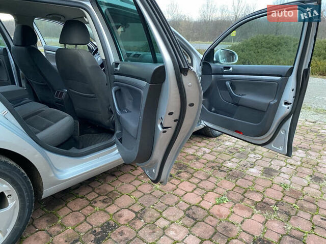 Серый Фольксваген Гольф, объемом двигателя 1.9 л и пробегом 343 тыс. км за 5900 $, фото 83 на Automoto.ua