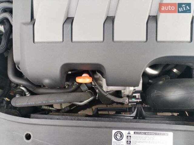 Серый Фольксваген Гольф, объемом двигателя 1.6 л и пробегом 253 тыс. км за 7700 $, фото 25 на Automoto.ua