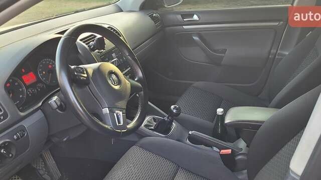 Сірий Фольксваген Гольф, об'ємом двигуна 1.4 л та пробігом 245 тис. км за 5700 $, фото 2 на Automoto.ua