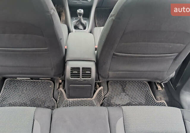 Сірий Фольксваген Гольф, об'ємом двигуна 1.6 л та пробігом 290 тис. км за 7199 $, фото 17 на Automoto.ua