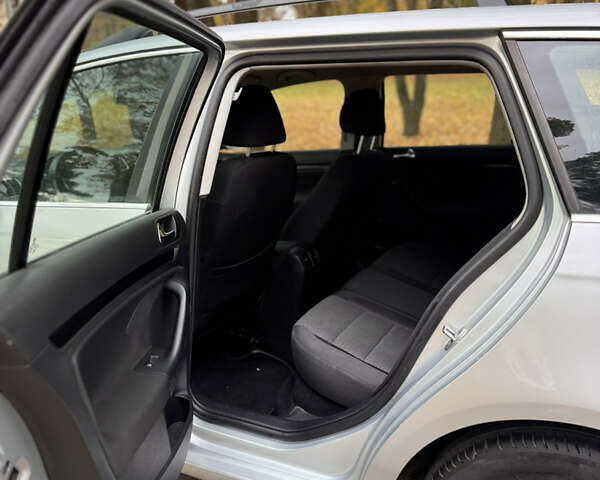 Сірий Фольксваген Гольф, об'ємом двигуна 1.39 л та пробігом 173 тис. км за 7800 $, фото 31 на Automoto.ua