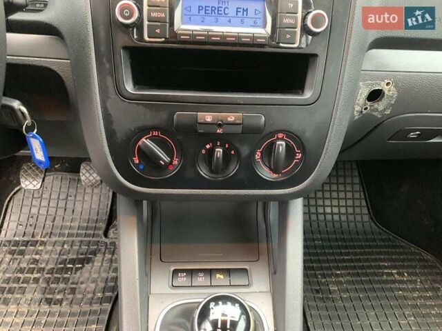 Серый Фольксваген Гольф, объемом двигателя 1.9 л и пробегом 280 тыс. км за 6690 $, фото 33 на Automoto.ua