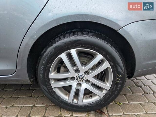 Серый Фольксваген Гольф, объемом двигателя 1.6 л и пробегом 351 тыс. км за 6500 $, фото 18 на Automoto.ua