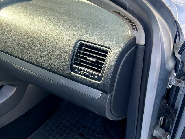 Серый Фольксваген Гольф, объемом двигателя 1.9 л и пробегом 276 тыс. км за 5600 $, фото 9 на Automoto.ua