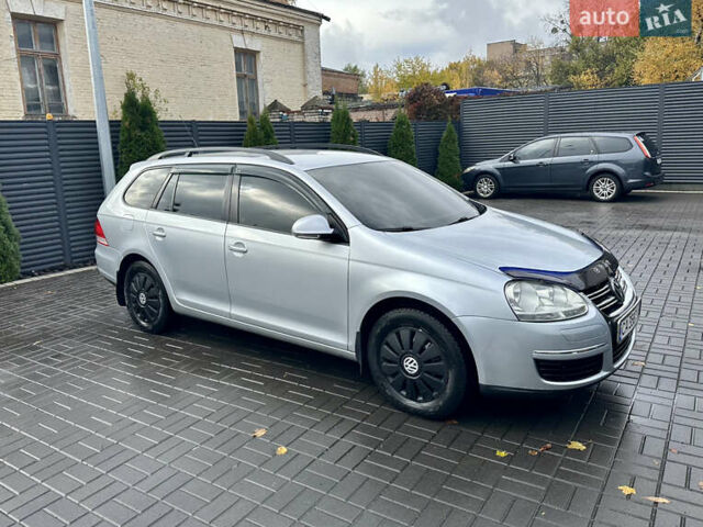 Фольксваген Гольф 2009 в Черкассах на Automoto.ua Серый Фольксваген Гольф, объемом двигателя 1.9 л и пробегом 221 тыс. км за 6950 $, фото 1 на Automoto.ua
