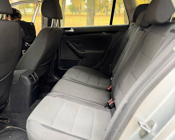 Сірий Фольксваген Гольф, об'ємом двигуна 1.39 л та пробігом 173 тис. км за 7800 $, фото 22 на Automoto.ua