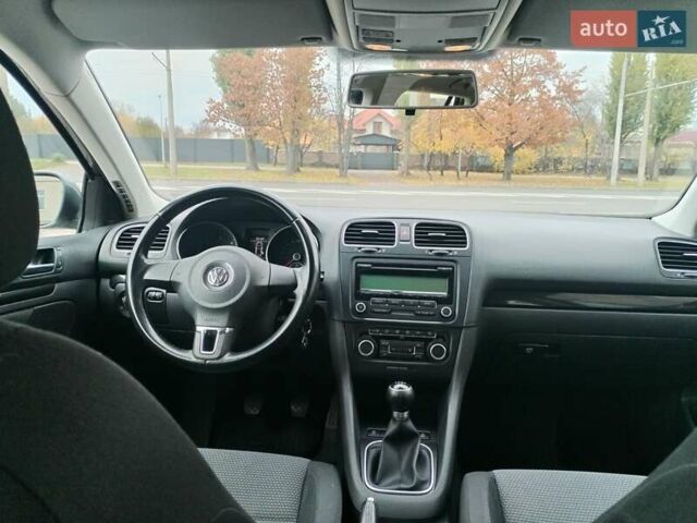 Серый Фольксваген Гольф, объемом двигателя 1.6 л и пробегом 253 тыс. км за 7700 $, фото 53 на Automoto.ua