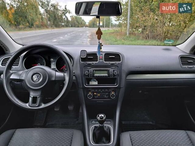 Фольксваген Гольф 2009 в Нетешине на Automoto.ua Серый Фольксваген Гольф, объемом двигателя 1.6 л и пробегом 245 тыс. км за 6900 $, фото 17 на Automoto.ua