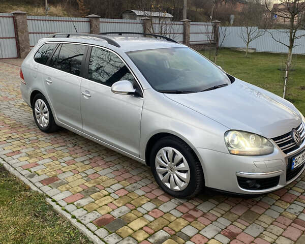 Серый Фольксваген Гольф, объемом двигателя 1.39 л и пробегом 243 тыс. км за 5499 $, фото 1 на Automoto.ua