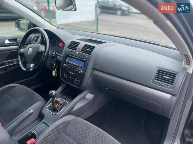 Серый Фольксваген Гольф, объемом двигателя 1.4 л и пробегом 263 тыс. км за 6500 $, фото 47 на Automoto.ua