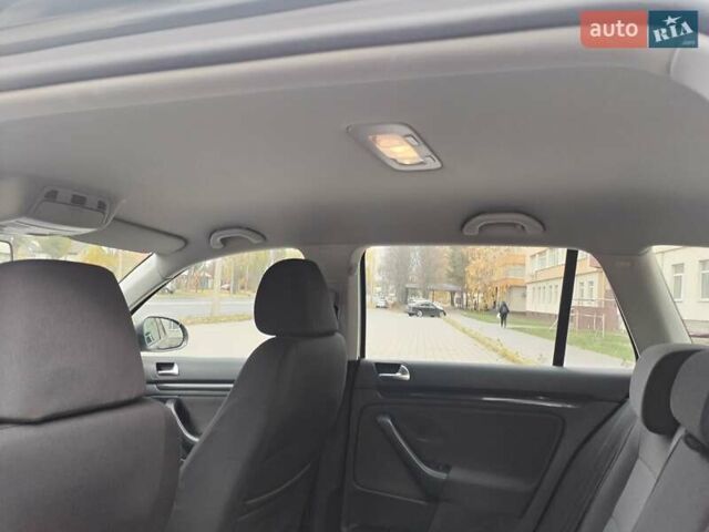 Серый Фольксваген Гольф, объемом двигателя 1.6 л и пробегом 253 тыс. км за 7700 $, фото 33 на Automoto.ua
