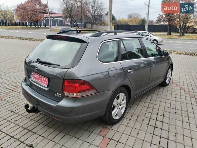 Серый Фольксваген Гольф, объемом двигателя 1.6 л и пробегом 253 тыс. км за 7700 $, фото 5 на Automoto.ua