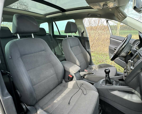 Серый Фольксваген Гольф, объемом двигателя 1.39 л и пробегом 200 тыс. км за 5750 $, фото 17 на Automoto.ua