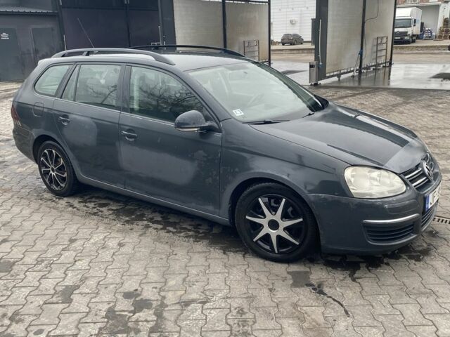 Серый Фольксваген Гольф, объемом двигателя 1.9 л и пробегом 450 тыс. км за 2500 $, фото 2 на Automoto.ua