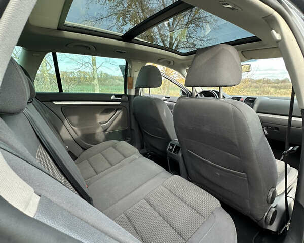 Серый Фольксваген Гольф, объемом двигателя 1.39 л и пробегом 200 тыс. км за 5750 $, фото 22 на Automoto.ua