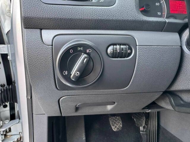 Сірий Фольксваген Гольф, об'ємом двигуна 1.6 л та пробігом 176 тис. км за 7699 $, фото 7 на Automoto.ua