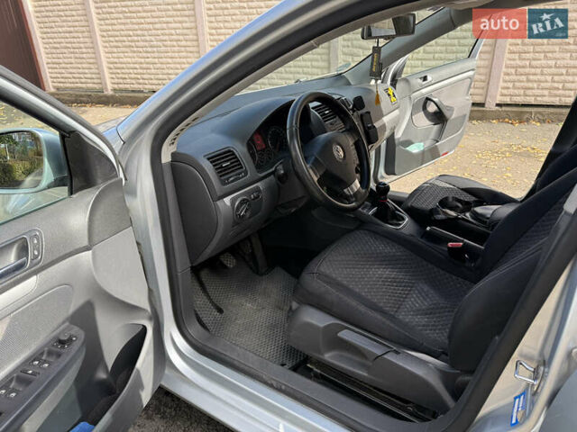 Серый Фольксваген Гольф, объемом двигателя 1.9 л и пробегом 343 тыс. км за 6600 $, фото 14 на Automoto.ua