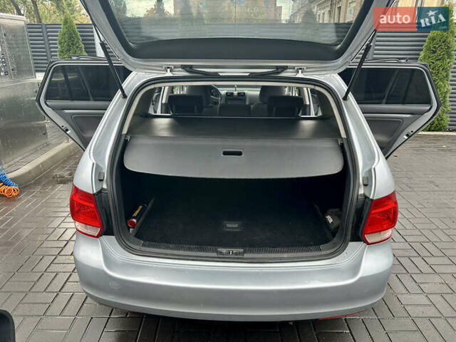 Фольксваген Гольф 2009 в Черкассах на Automoto.ua Серый Фольксваген Гольф, объемом двигателя 1.9 л и пробегом 221 тыс. км за 6950 $, фото 14 на Automoto.ua