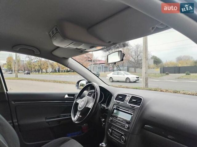 Серый Фольксваген Гольф, объемом двигателя 1.6 л и пробегом 253 тыс. км за 7700 $, фото 52 на Automoto.ua