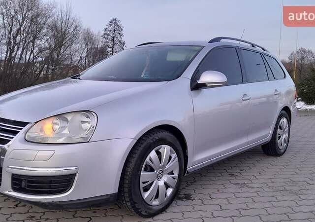 Серый Фольксваген Гольф, объемом двигателя 1.6 л и пробегом 370 тыс. км за 4900 $, фото 26 на Automoto.ua