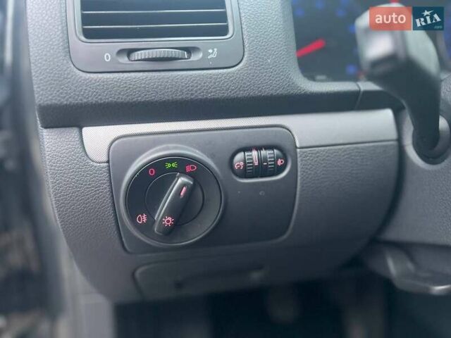 Серый Фольксваген Гольф, объемом двигателя 1.4 л и пробегом 263 тыс. км за 6500 $, фото 26 на Automoto.ua