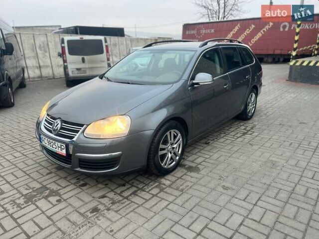 Серый Фольксваген Гольф, объемом двигателя 1.4 л и пробегом 263 тыс. км за 6500 $, фото 1 на Automoto.ua